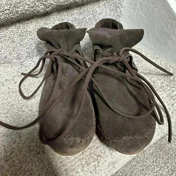 EUC TOMS Zahara Suede Moccasin Lace-Up Flat Booties
Chocolate Brown Women’s 9 - Picture 4 of 10